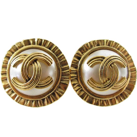 CHANEL White Pearl Logo Earrings - Picture 1 of 5